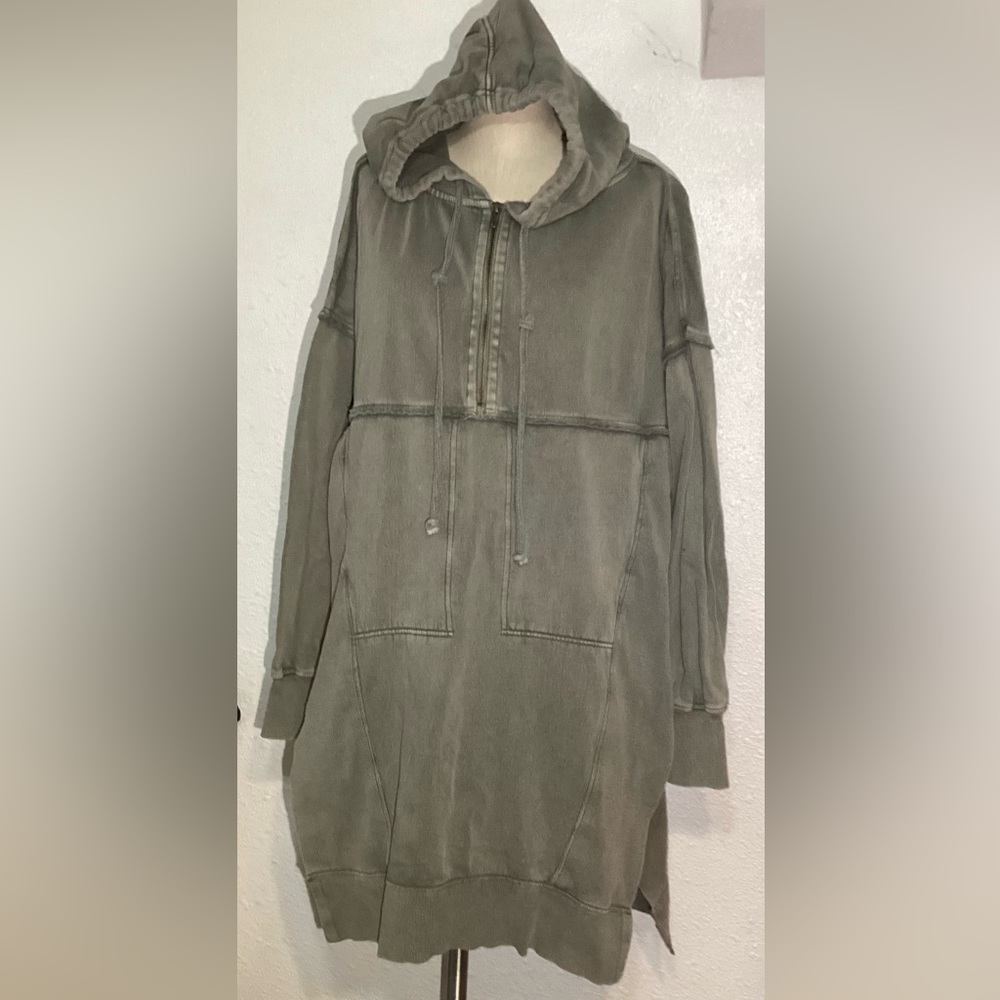 We the free womens Washed Olive Green Half-Zip Hoodie sweater size small